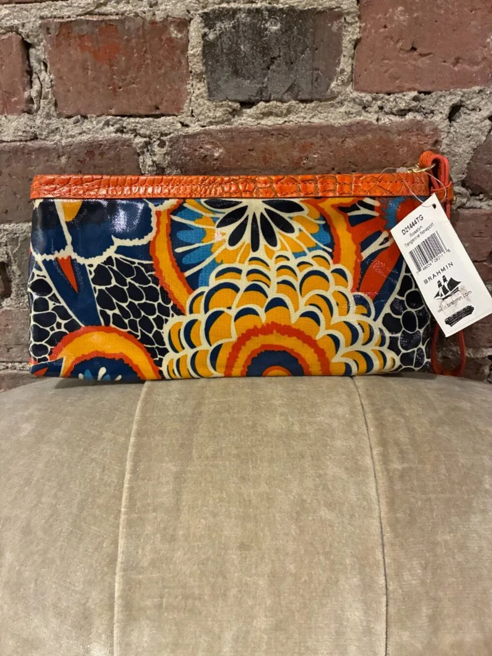 Brahmin~ NWT!!~ Rare Rosalyn Wristlet (Retail: $65) - Picture 7 of 15